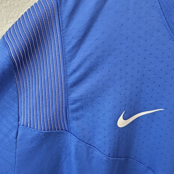 Nike Men's DRI-FIT Blue Football Long Sleeve Tee Sz XL NWT - Picture 2 of 8